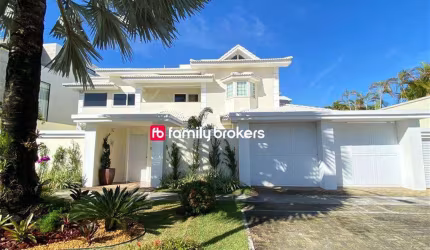 SANTA MÔNICA JARDINS: LUXUOSA CASA COM 5 SUÍTES À VENDA | 612m² | 4 VAGAS