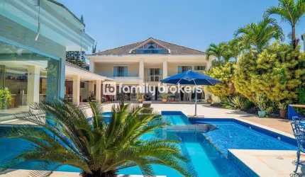 VILLAGE MARAPENDI: MAGNÍFICA MANSÃO TRIPLEX DE  1.100M² | 7 QUARTOS | PORTEIRA FECHADA