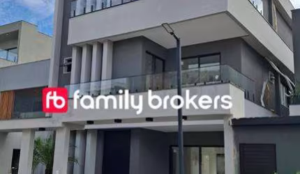 EXCELENTE CASA TRIPLEX COM 4 SUÍTES | 240M² | LAZER - CONDOMÍNIO BIO BARRA / RECREIO