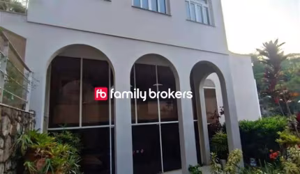 EXCELENTE CASA TRIPLEX DE 546M² | 4 SUÍTES | ÁREA DE LAZER - MORADAS VALE DAS PALMEIRAS