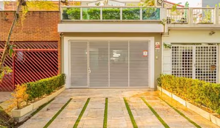 Confortável sobrado para venda com 5 quartos, sendo 1 suíte, 231m²