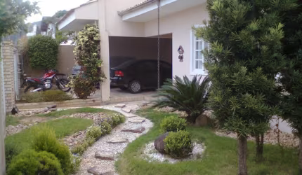 Linda Casa Ressacada com 6 dormitórios e piscina