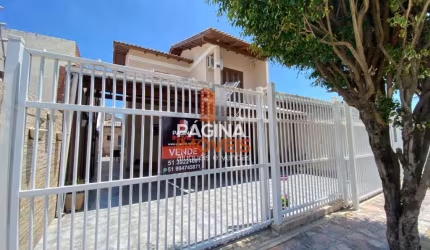 Página 1 Imóveis anuncia para venda ótima casa com piscina de 03 dormitórios, sendo 1 suíte, no bairro Harmonia em Canoas/RS. - CA367