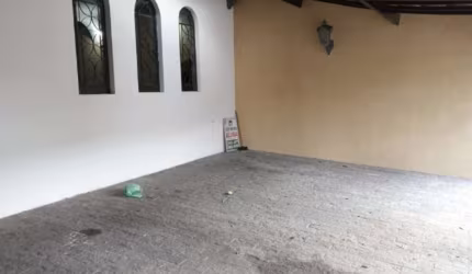 Casa à venda de 160m² com 3 quartos sendo 1 suíte e 2 vagas em Interlagos