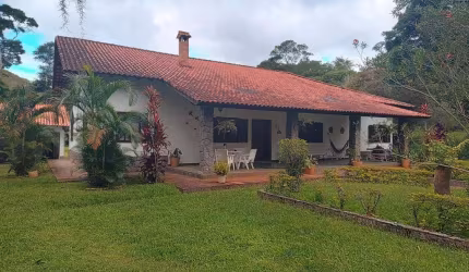 Sítio para Venda em Engenheiro Paulo de Frontin, Sacra Família, 4 dormitórios, 3 suítes, 3 banheiros, 3 vagas