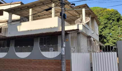 Casa com 5 quartos à venda na João Bernadino Senna, 2, Tucúm, Cariacica por R$ 900.000