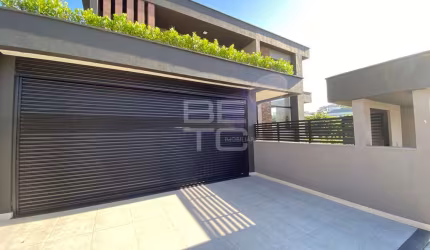 Casa Alto Padrão NOVA 4 Suítes com Piscina - Pedra Branca