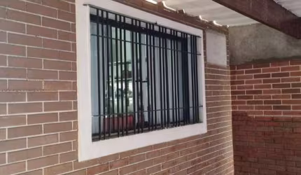Casa com 3 dormitórios à venda, 170 m² por R$ 300.000,00 - Vila Adelaide Perella - Guarulhos/SP