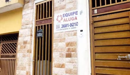 Casa com 2 dormitórios para alugar, 60 m² por R$ 1.350,00/mês - Parque Jandaia - Carapicuíba/SP