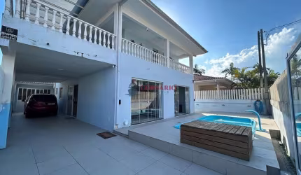 Sobrado 4 quartos quadra mar em Pontal do Paraná