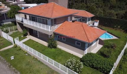 Sobrado com 900m² de terreno a venda no Atami Sul