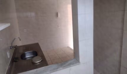 APENAS TRÊS POR ANDAR