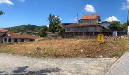 Terreno de Esquina no Bohmerwald | Projeto Aprovado para 8 Geminados | Oportunidade Abaixo do Valor de Mercado!
