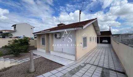 Ótima casa localizada no Bairro Serraria, muito bem localizada
