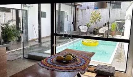 Linda casa com 2 dormitórios a poucos metros da Avenida das Torres
