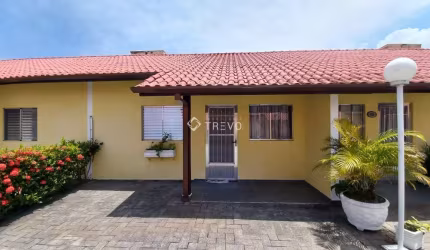 CASA EM VILLAGIO À VENDA 2 DOMITÓRIOS, 2 BANHEIROS, 2 VAGAS EM BERTIOGA/SP
