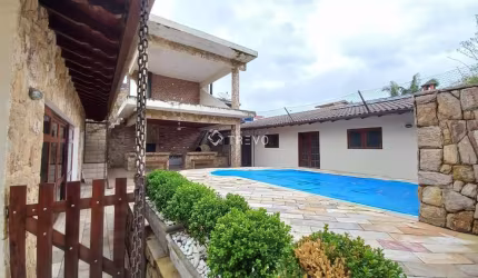 CASA À VENDA 4 DOMITÓRIOS, 3 BANHEIROS, 7 VAGAS, 381 m² POR R$ 1.500.000,00