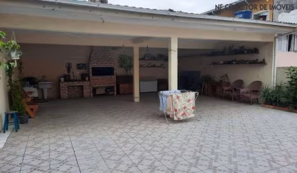 Casa 140m² 3 Quartos(1 Suíte)/ Edícula c/Chur./ 4 Vagas - Centro - São José - SC
