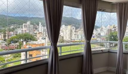 Cobertura - 4 Dorm./ 2 suítes / 3 Vagas - Trindade - Florianópolis - SC