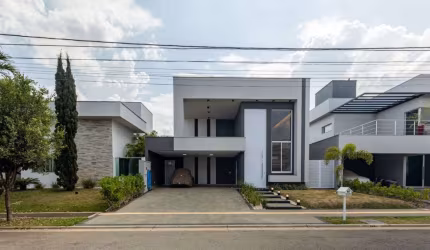 Casa térrea com 200m², 4 suítes e piscina aquecida, no Jardins Lisboa