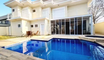 Casa de Condomínio com 4 Quartos e 6 banheiros para Alugar, 420 m²