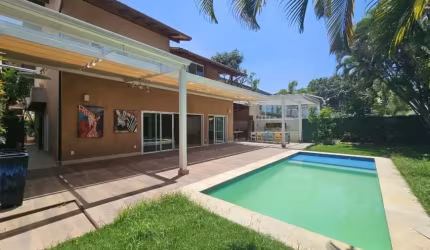 Casa de Condomínio com 5 Quartos e 5 banheiros para Alugar, 365 m² por R$ 15.300/Mês