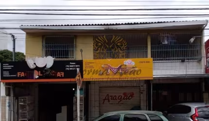 Vendo Casa com Ponto Comercial na Avenida Canal 04 no Conjunto Augusto Franco.