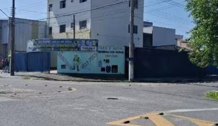 Prédio a venda! Bairro Mombaça, Pindamonhangaba/SP