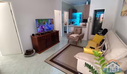 EXCELENTE CASA EM CONDOMÍNIO COM QUINTAL PRIVATIVO NA ORLA DA PRAIA EM CARAGUATATUBA
