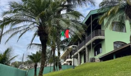 Casa Alto Padrão para Aluguel em Souza Cruz Brusque-SC