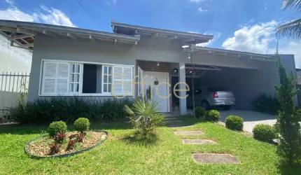 Casa com 4 quartos à venda no Bom Retiro, Joinville  por R$ 980.000