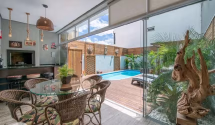 Casa em condomínio fechado com 3 quartos à venda na Avenida Willy Eugênio Fleck, 1495, Ecoville, Porto Alegre por R$ 2.170.000