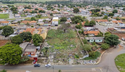 Terreno comercial à venda, com 484 m² de área total e localização estratégica
