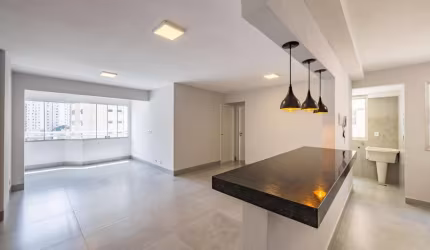 Apartamento à venda com 2 quartos reformado no Setor Bueno , Goiânia