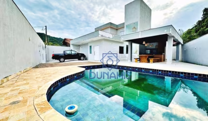 Casa nova à venda na praia do Guaiuba em Guarujá - SP.
