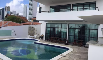 Casa para venda na orla de Ponta Negra com 6 quartos, vista para o Mar