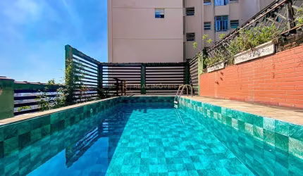 Linda Casa com Piscina a Venda em Santa Teresa