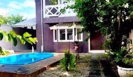 Casa Duplex com fino acabamento em Vargem Grande