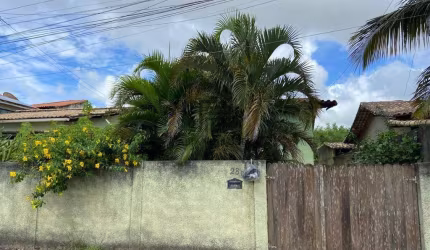 Casa com 2 quartos (1 suíte) - bairro ao lado do centro