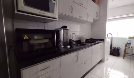 Apartamento com 02 dormitórios no Ceniro Martins, São José/SC.