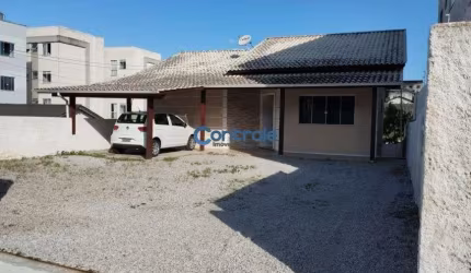 Casa em São José com 2 dormitórios seno 1 suíte, terreno de 360m²