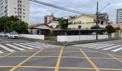 MP - Lote de esquina com 539 mts2 no Bairro Estreito.