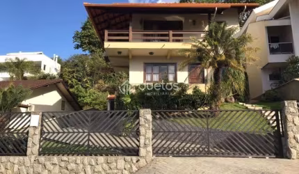Casa com 4 quartos, São Pedro - Brusque