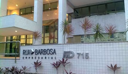 Sala com 100 metros quadrados nas Graças - Recife - PE