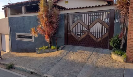 Casa à Venda em Jardim Simus, Sorocaba - SP