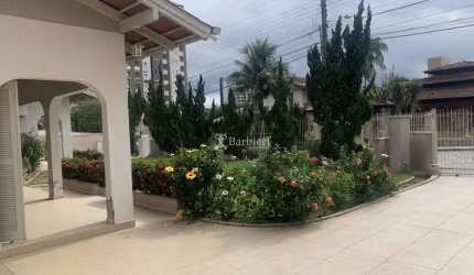 Casa com 4 quartos à venda na Escola Agrícola, Blumenau , 378 m2 por R$ 1.800.000