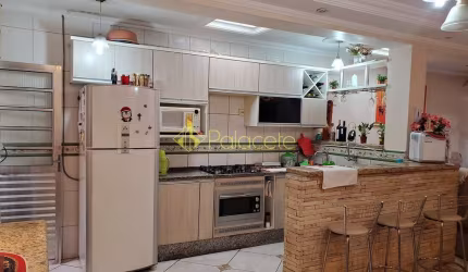 Casa à venda 2 Quartos, 1 Suite, 2 Vagas, 173M², Parque São Cristóvão, Taubaté - SP | Condomínio Le
