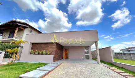 Casa à venda 3 Quartos, 1 Suite, 4 Vagas, 420M², Mombaça, Pindamonhangaba - SP | Condominio Village