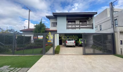 Casa à venda 3 Quartos, 1 Suite, 4 Vagas, 600M², Internacional Park, Guaratinguetá - SP