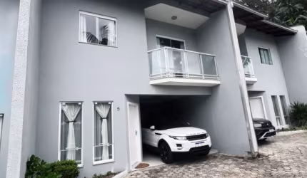 SOBRADO CONDOMÍNIO FECHADO 1S + 2Q GLÓRIA JOINVILLE SC